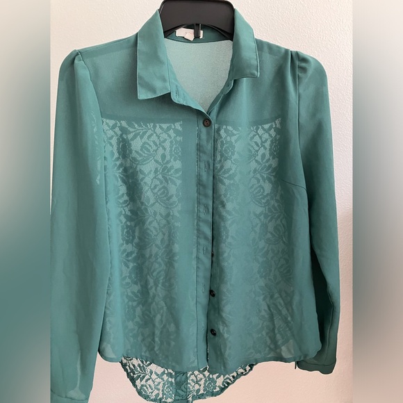 Women’s blouse - Picture 1 of 9